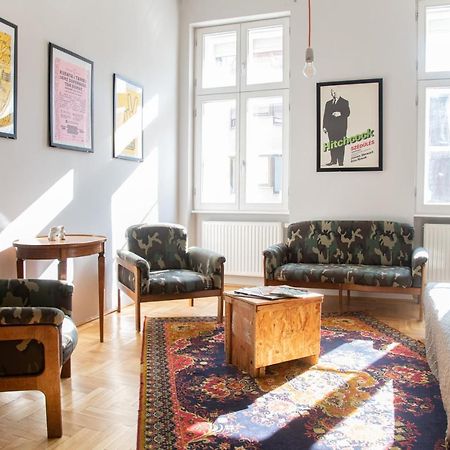 Stylishly Redecorated Apartment In Great Location Budapeste Exterior foto